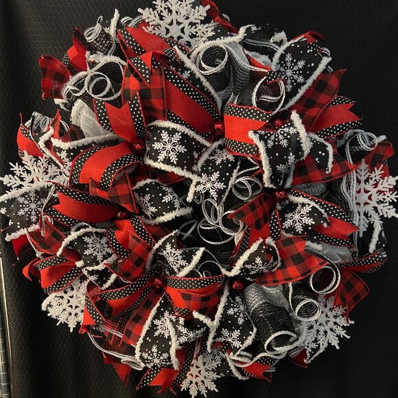 Snowflake Red White and Black Deco Mesh Wreath - Picture 1 of 1